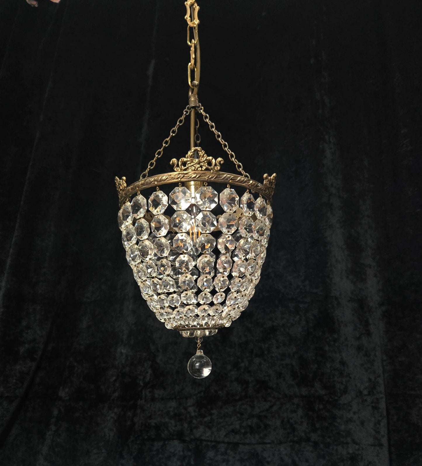 Beautiful Antique French Crystal Bag Brass and Bows Chandelier Ceiling Light
