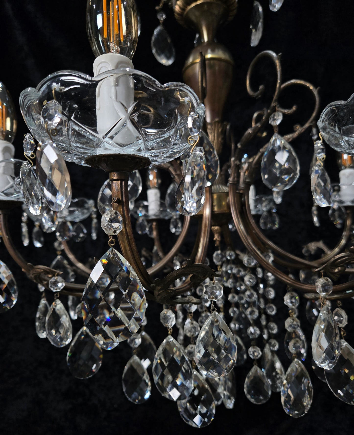 Fabulous Large Vintage Italian Heavy 8 Arm Leaf Crystal Chandelier Ceiling Light