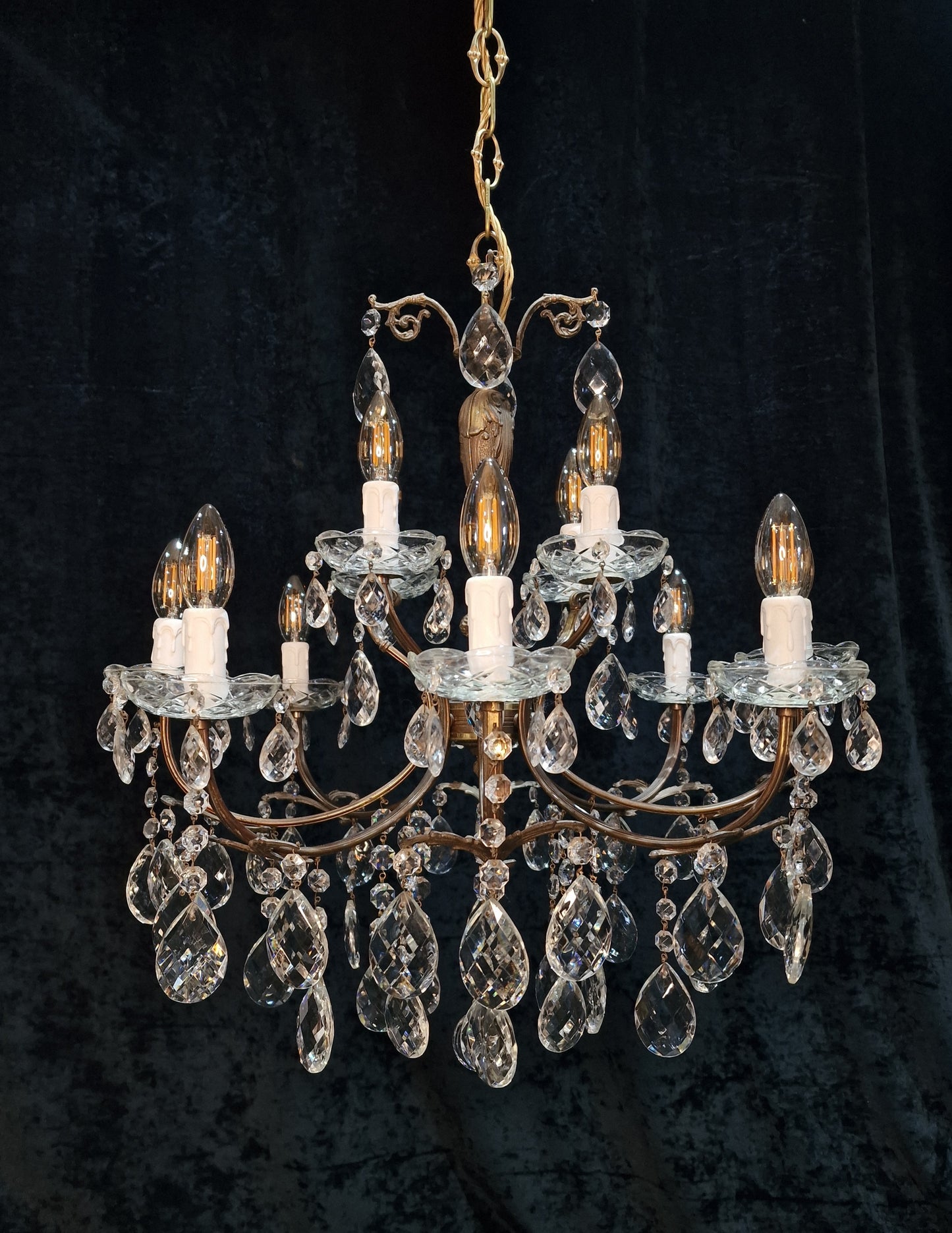 Stunning Vintage Italian 8 Arm 12 Light Crystal and Brass Leaf Chandelier Light