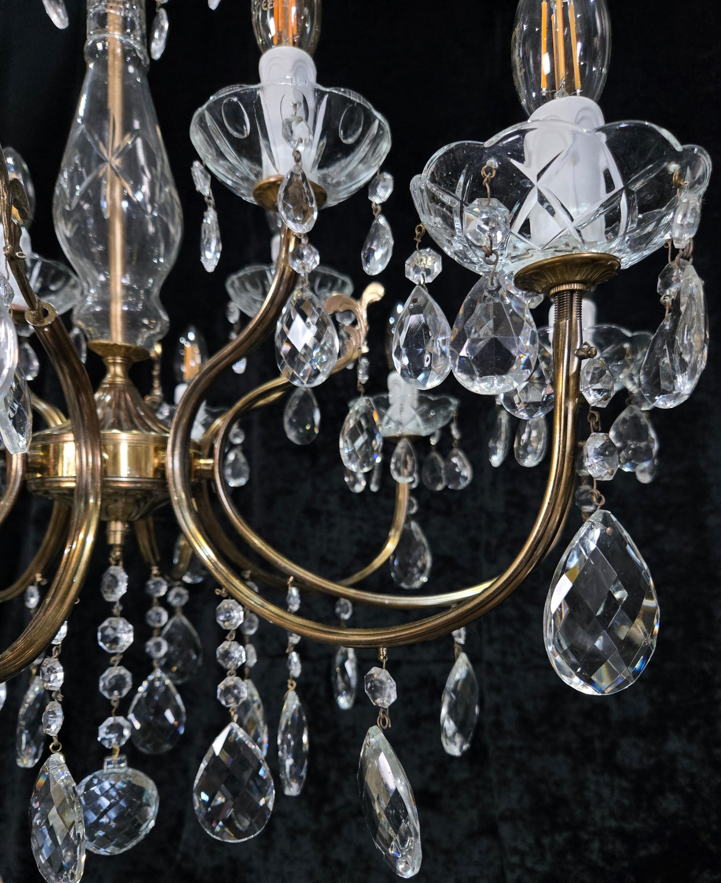 Classical Vintage Italian 8 Arm 12 Light Brass Crystal Chandelier Ceiling Light