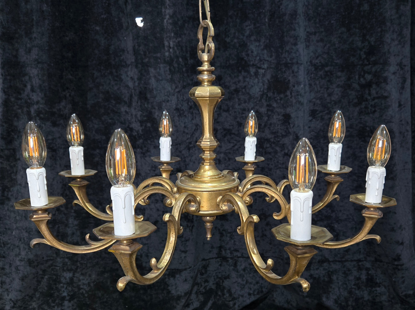 Traditional Heavy Vintage Dutch 8 Arm Brass Gothic Style Chandelier Light