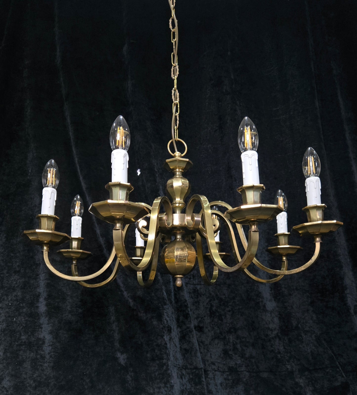 Classical Vintage Polished Brass Large 8 Arm Flemish Style Chandelier Light