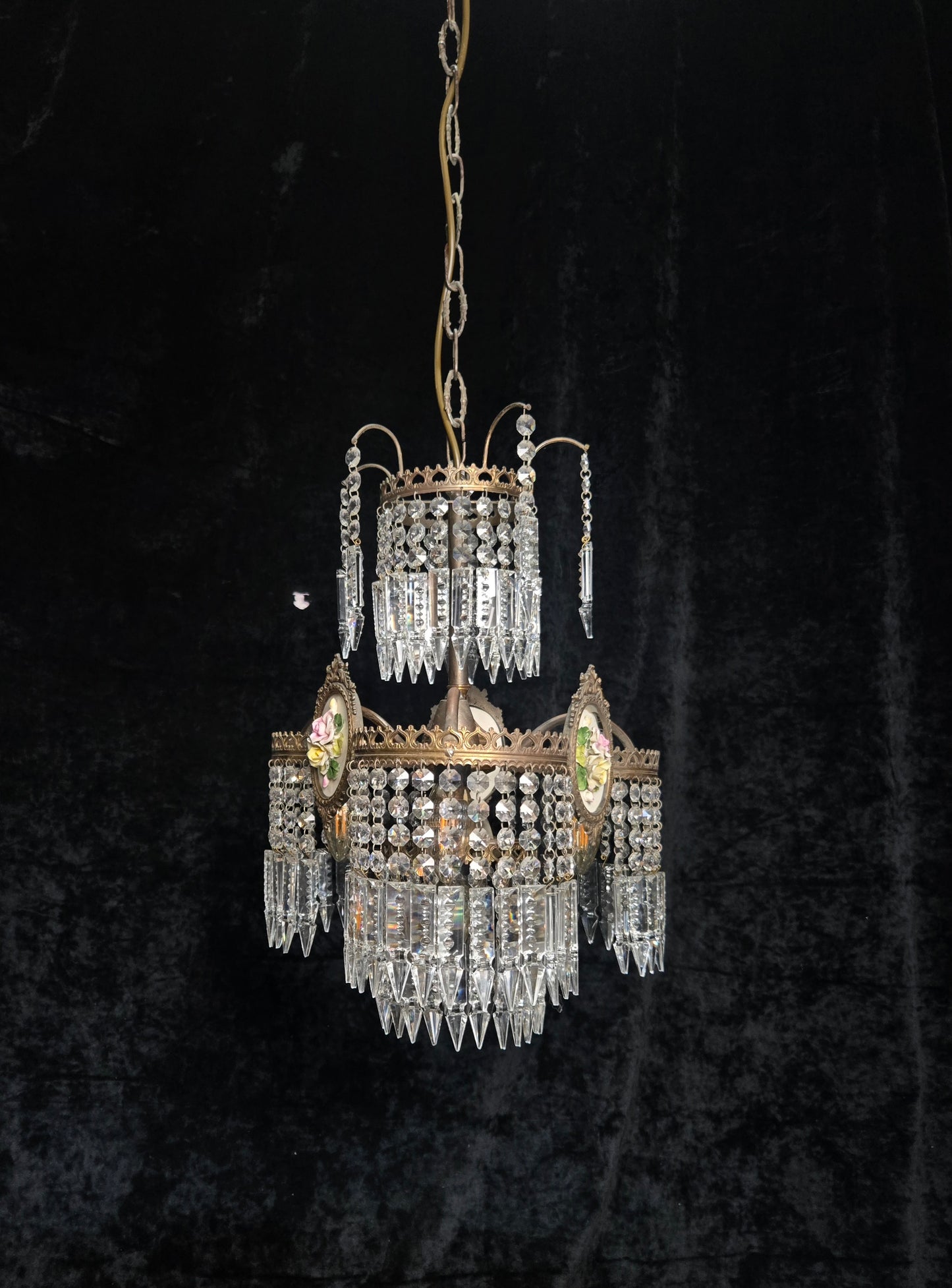 Beautiful Vintage Italian Capodimonte Flower Brass Crystal 4 Light Chandelier