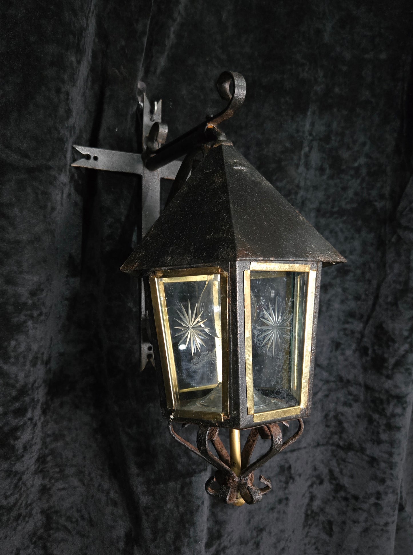 Traditional Antique Wrought Iron Starburst Cut Glass Outdoor Wall Lantern Light