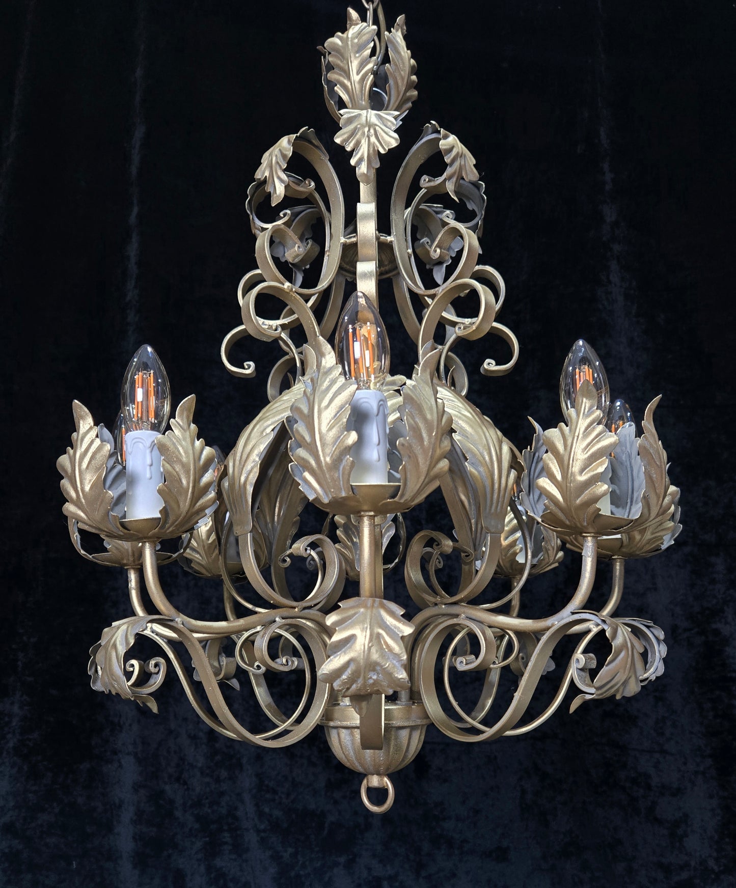 Stunning Heavy Large 8 Arm Wrought Iron Gilded Italian Chandelier Ceiling Light