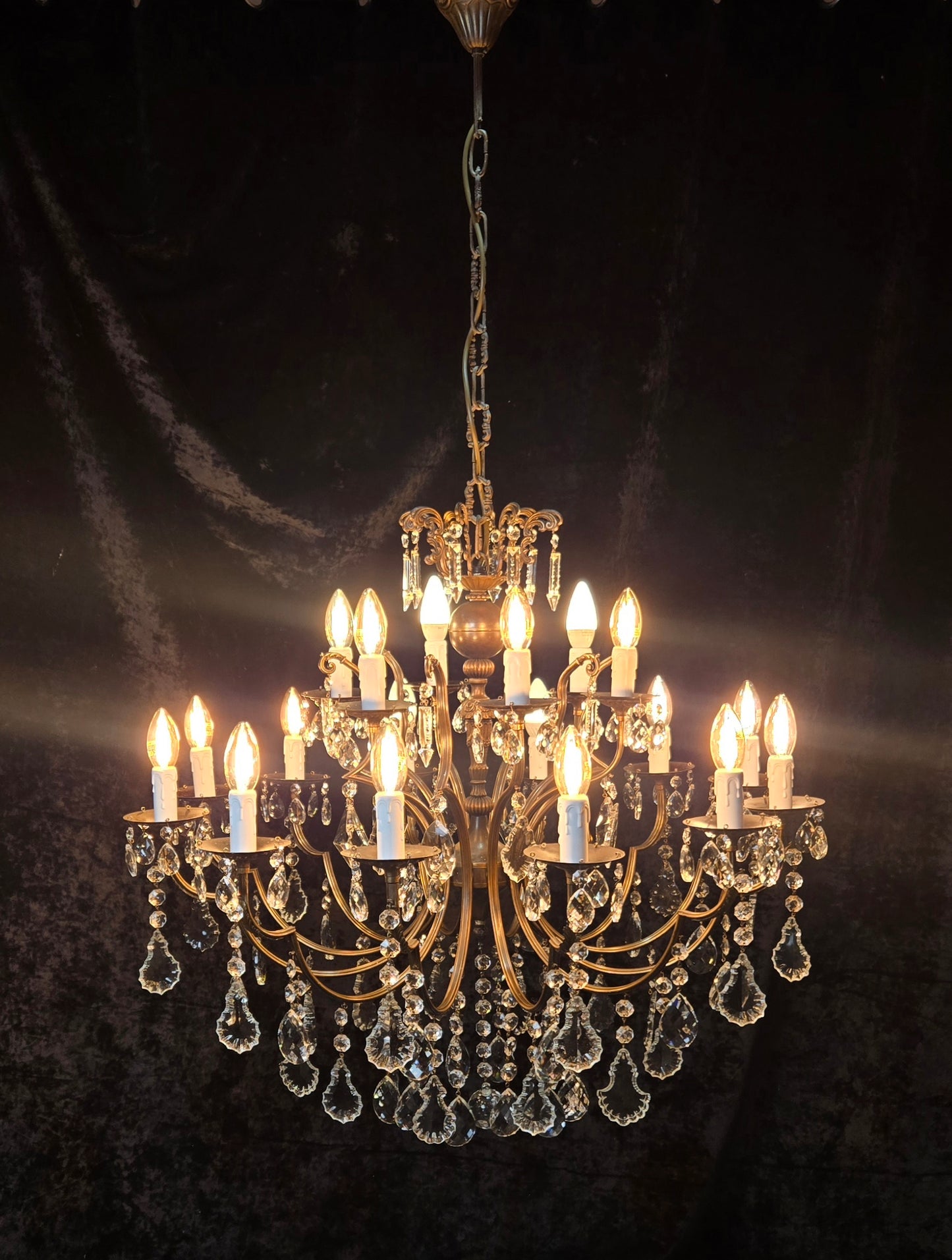Fabulous Large Vintage Italian 12 Arm 18 Light Brass Crystal Leaf Chandelier