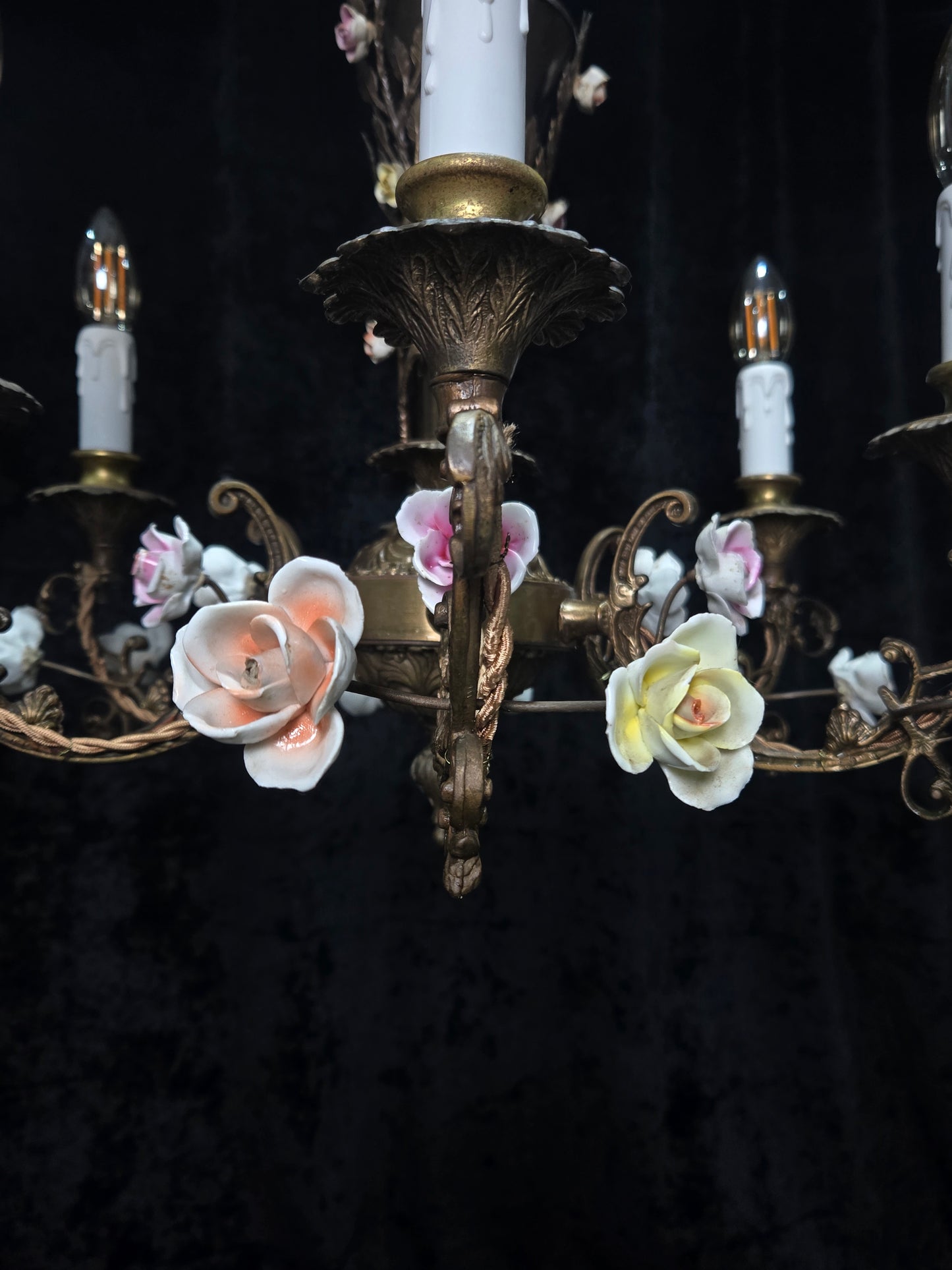 Fabulous Vintage Italian 6 Arm Brass Florentine Flower Roses Chandelier Light