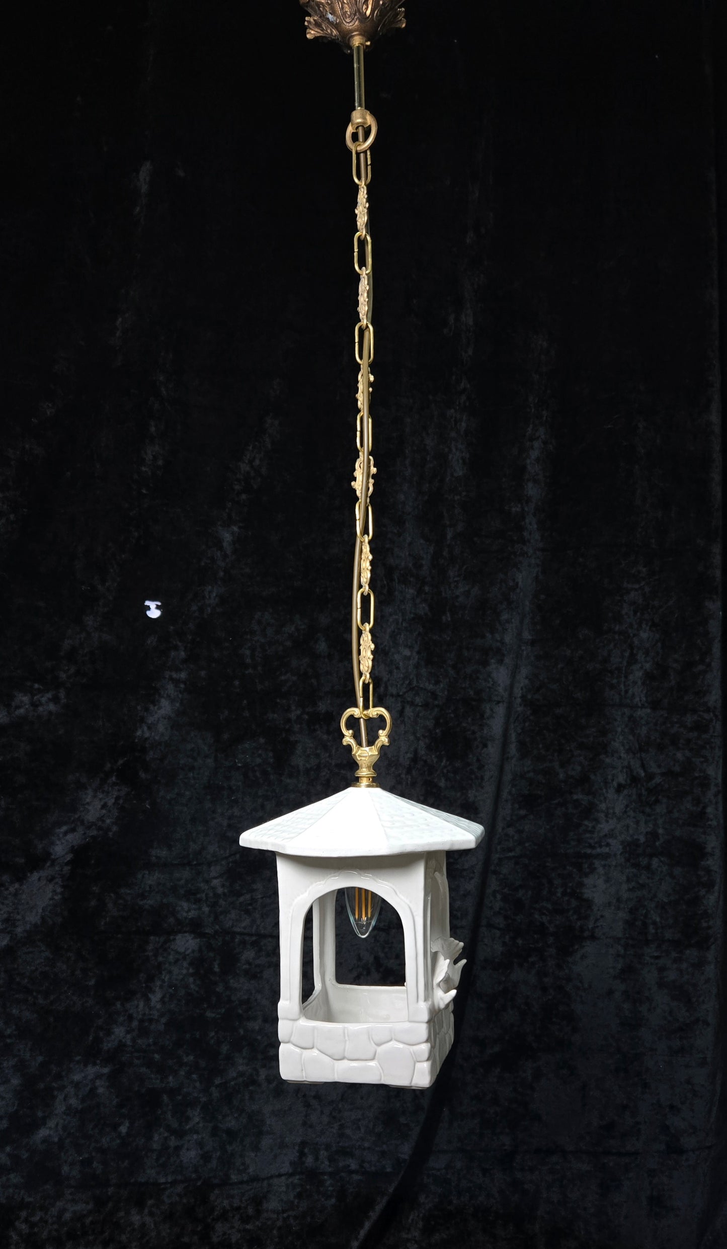 Unique Vintage White Ceramic Doves Hanging Lantern Ceiling LightUnique Vintage White Ceramic Doves Hanging Lantern Ceiling Light