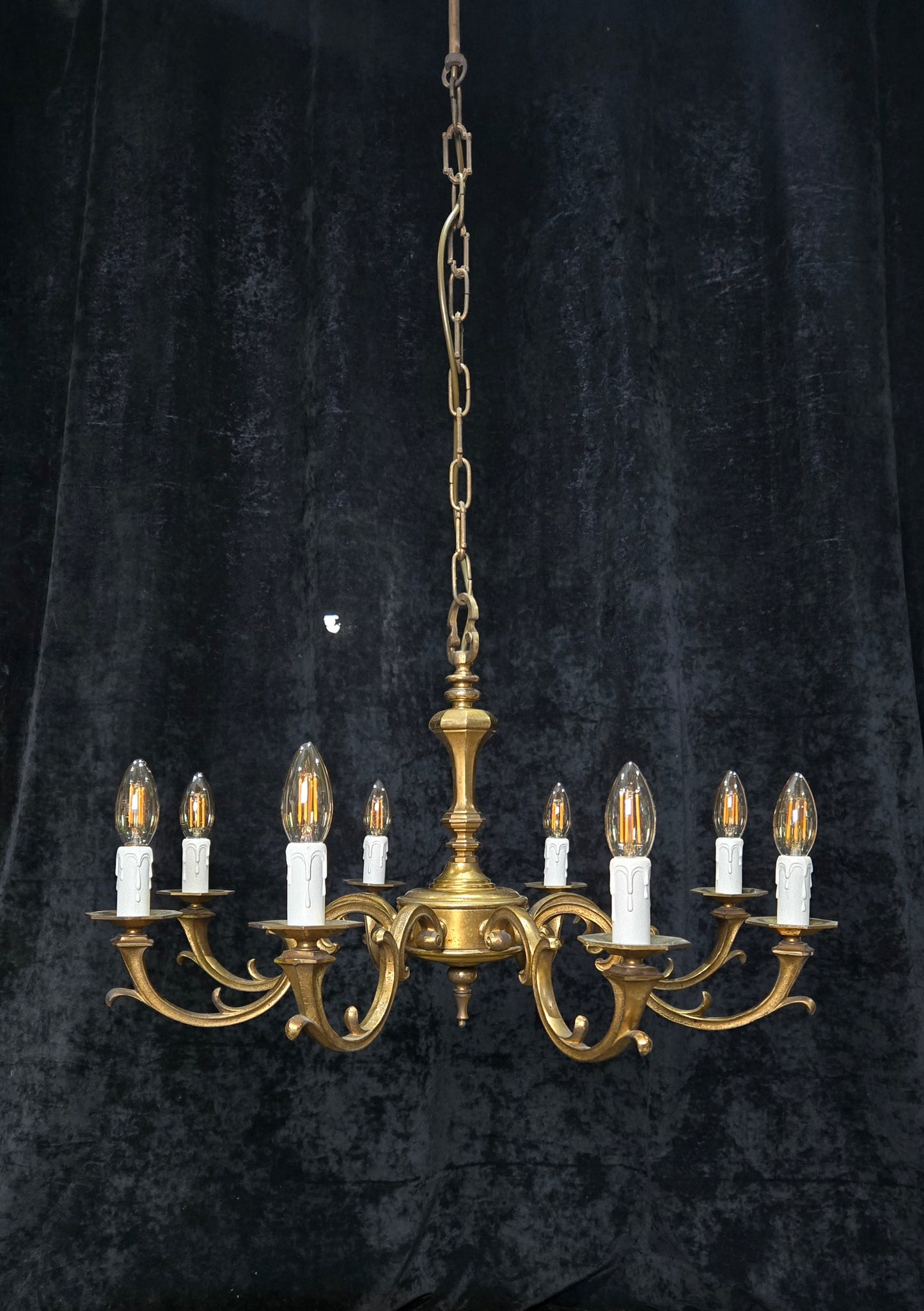 Traditional Heavy Vintage Dutch 8 Arm Brass Gothic Style Chandelier Light