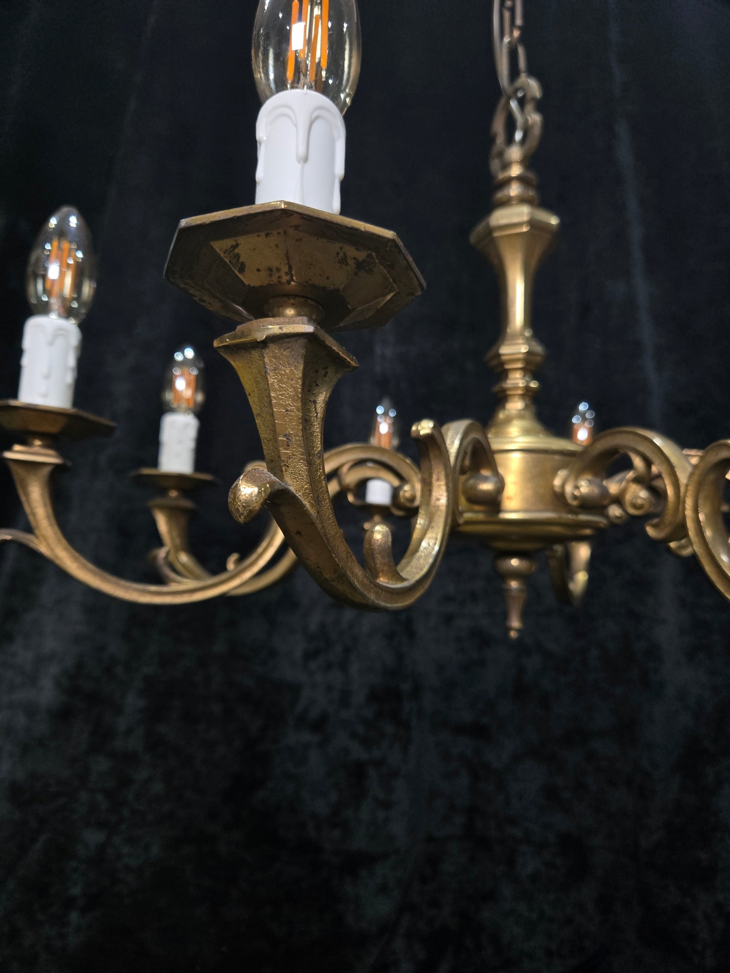 Traditional Heavy Vintage Dutch 8 Arm Brass Gothic Style Chandelier Light