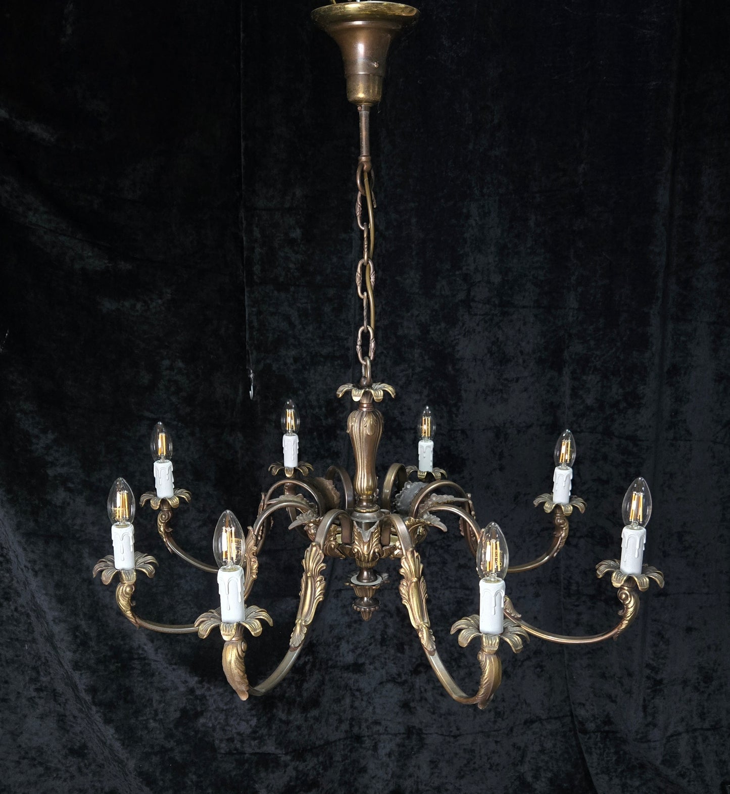Traditional Large Vintage Italian 8 Arm Brass Chandelier Ceiling Light