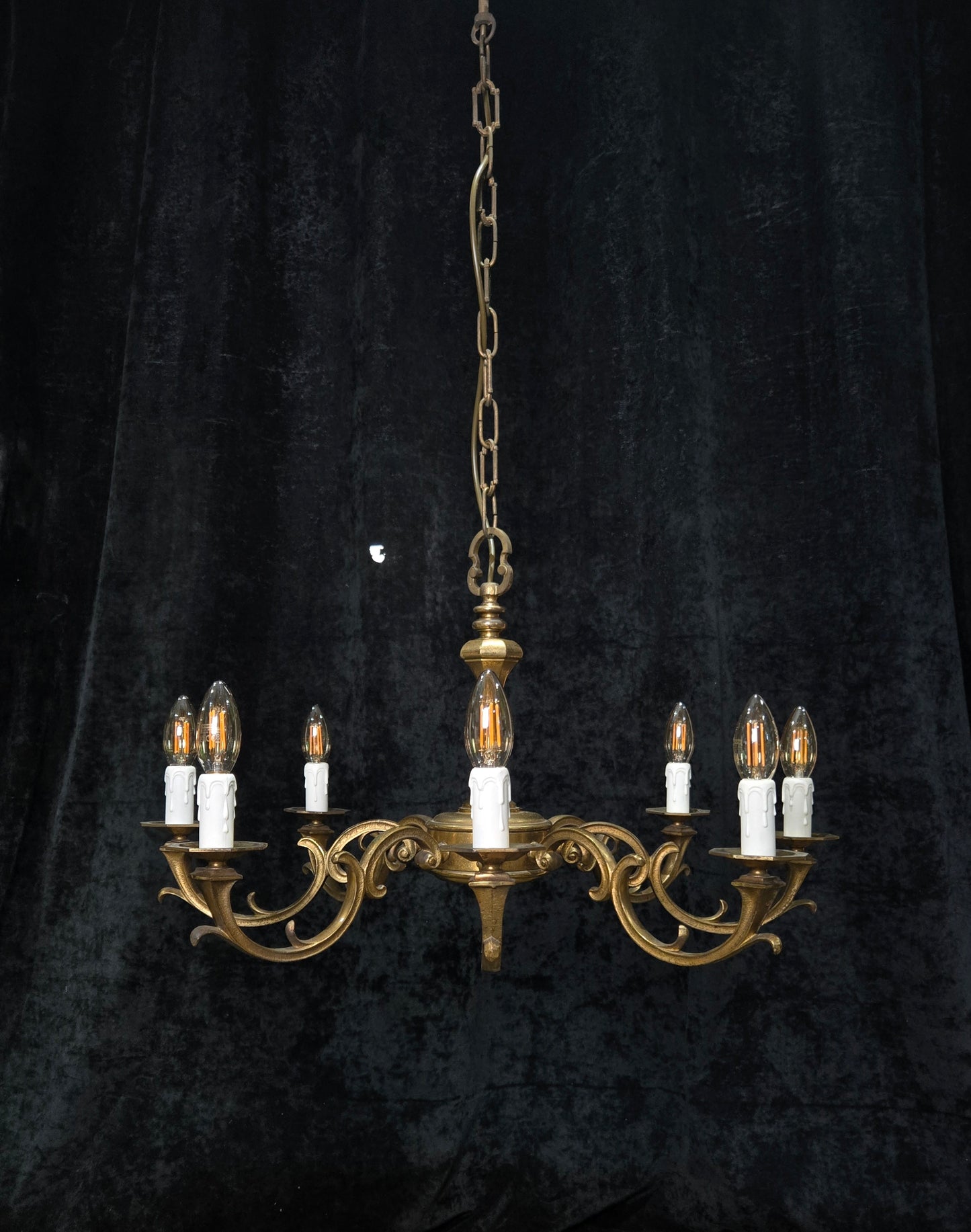 Traditional Heavy Vintage Dutch 8 Arm Brass Gothic Style Chandelier Light
