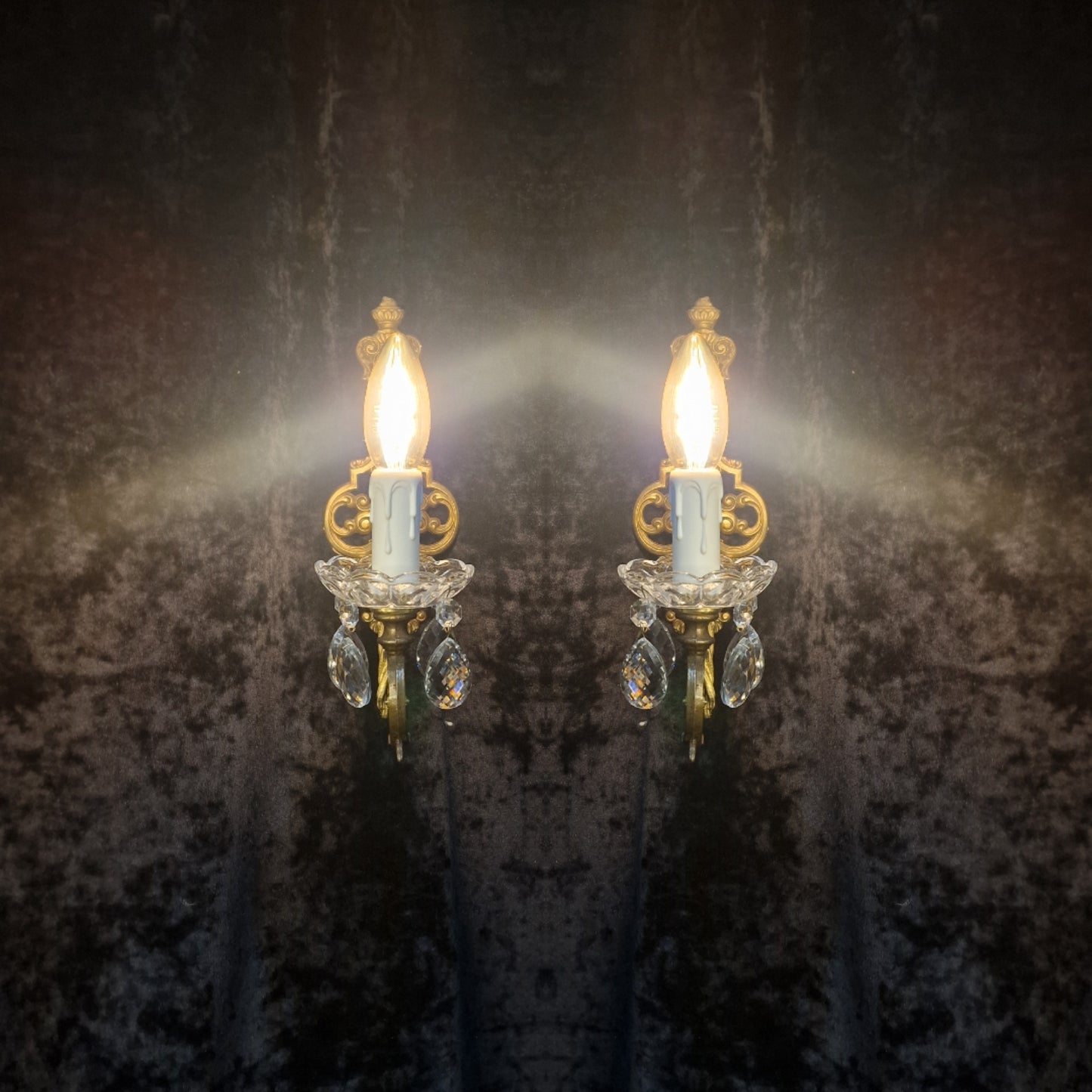 Elegant Pair Vintage Italian Brass and Glass Crystal 1 Arm Sconces Wall Lights