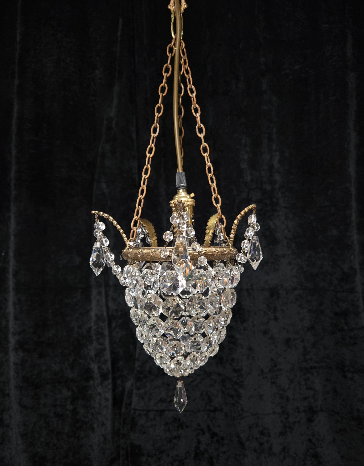 Beautiful Antique French Crystal Bag Brass Leaf Chandelier Ceiling Light