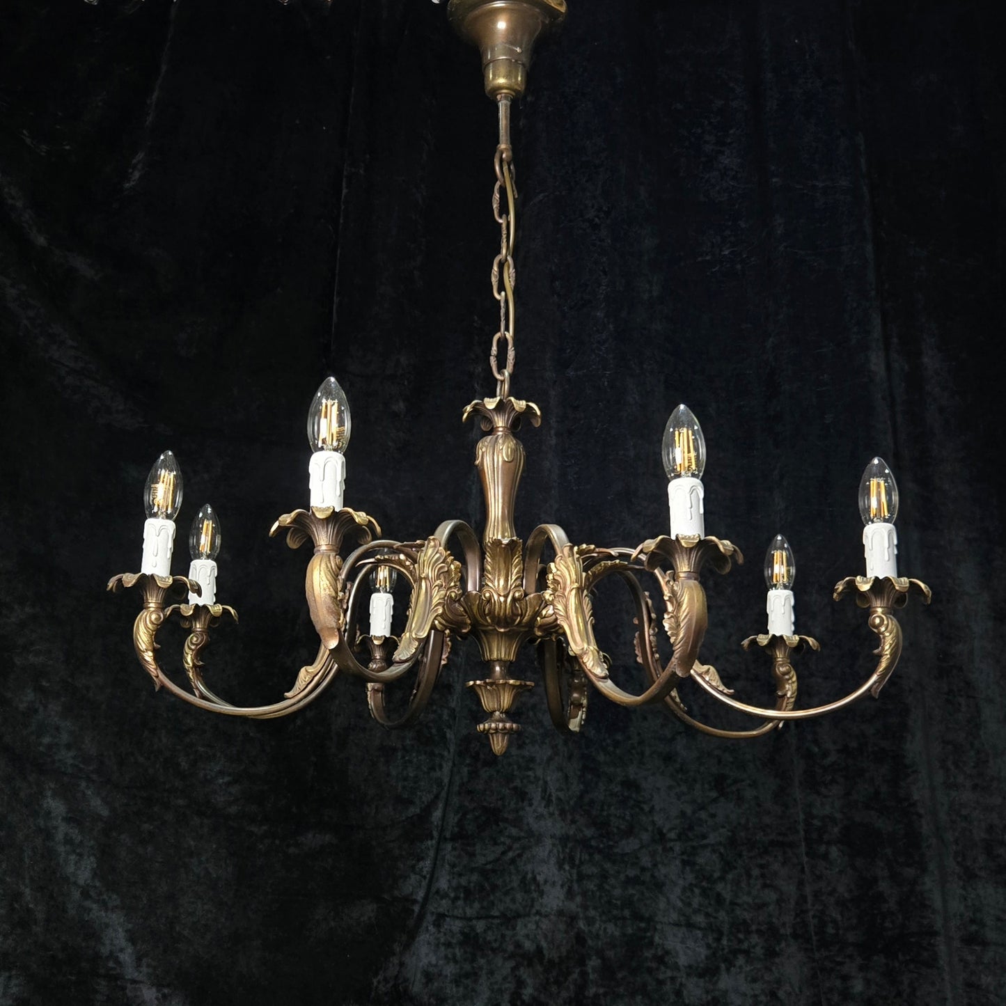 Traditional Large Vintage Italian 8 Arm Brass Chandelier Ceiling Light
