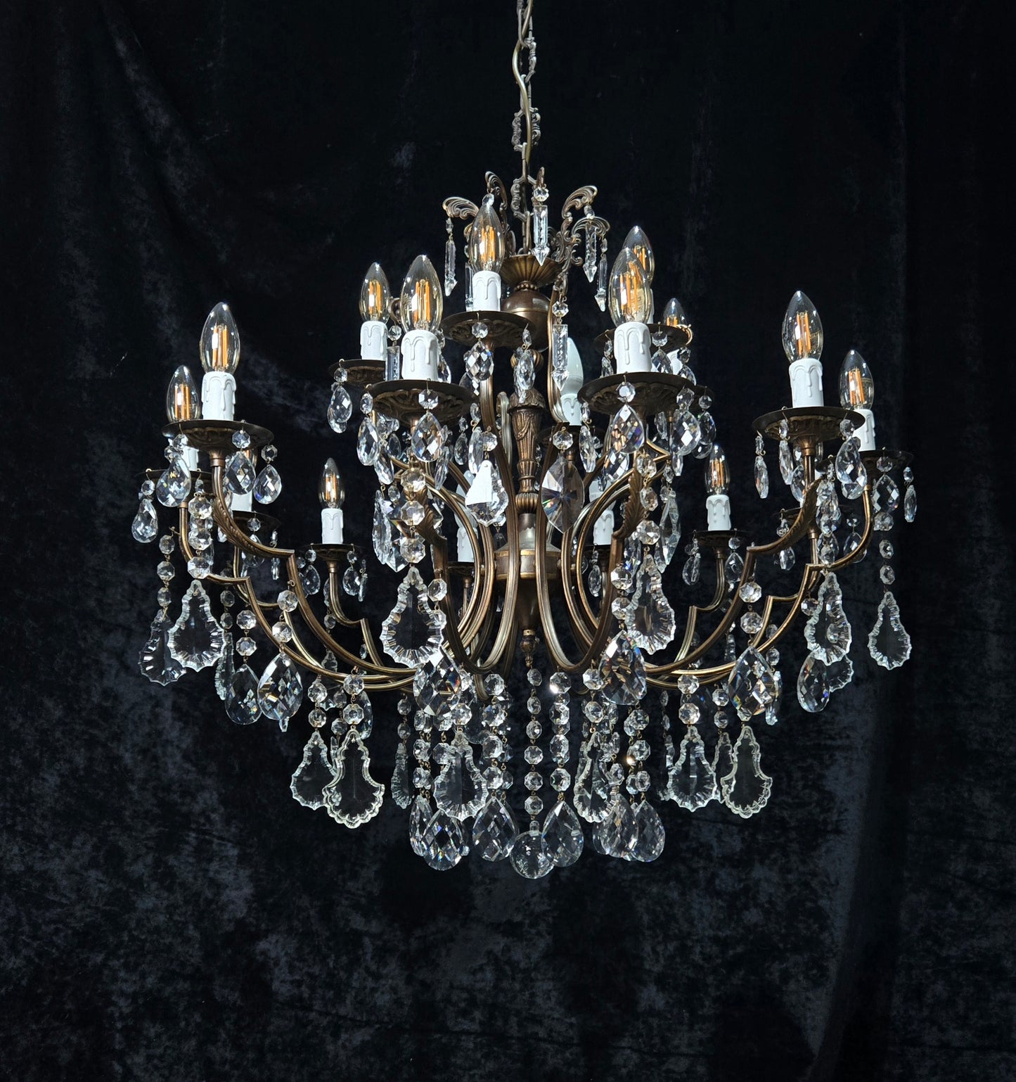 Fabulous Large Vintage Italian 12 Arm 18 Light Brass Crystal Leaf Chandelier