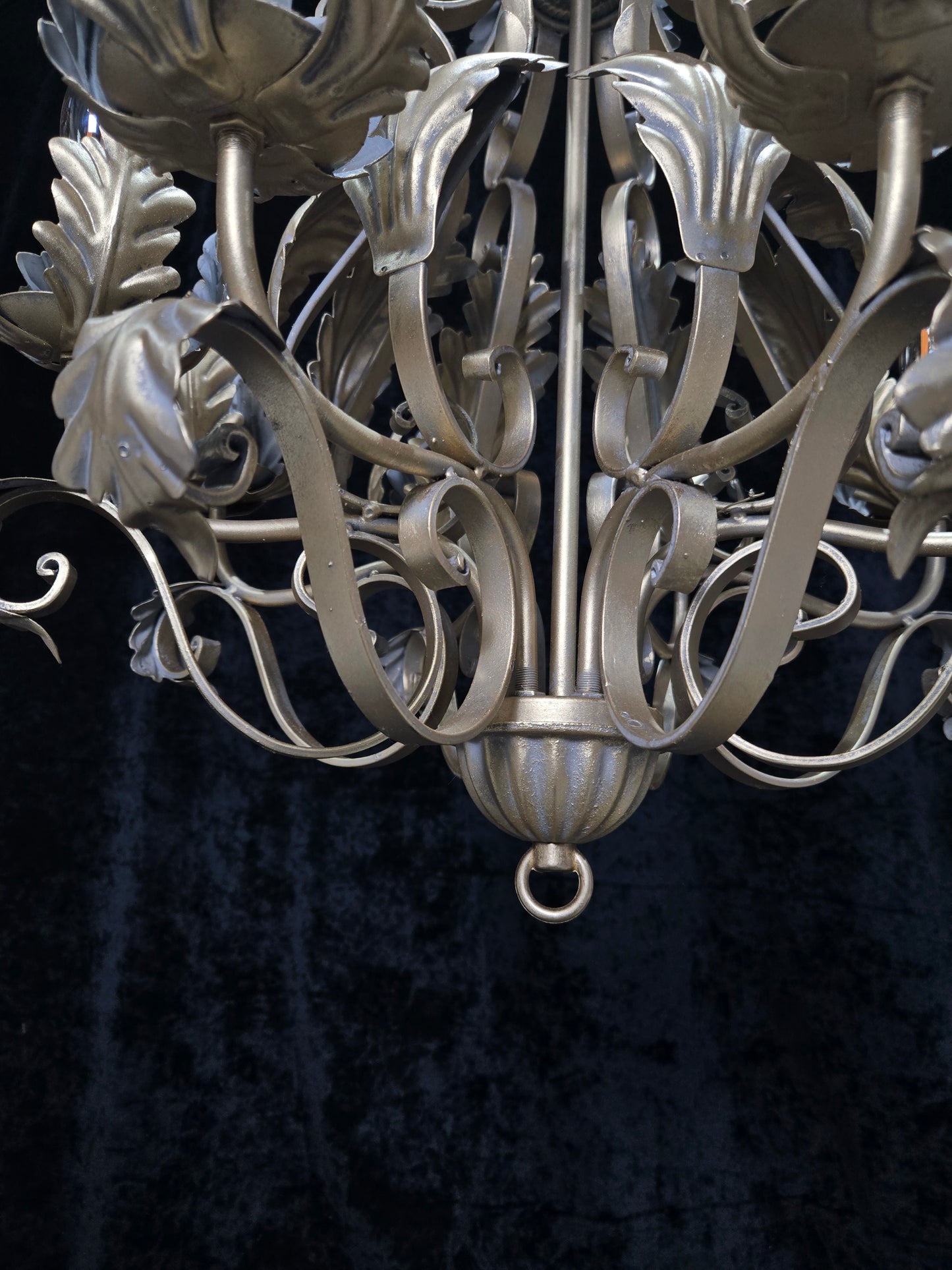 Stunning Heavy Large 8 Arm Wrought Iron Gilded Italian Chandelier Ceiling Light