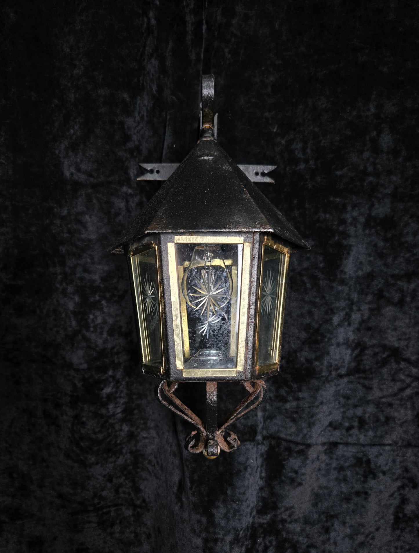 Traditional Antique Wrought Iron Starburst Cut Glass Outdoor Wall Lantern Light