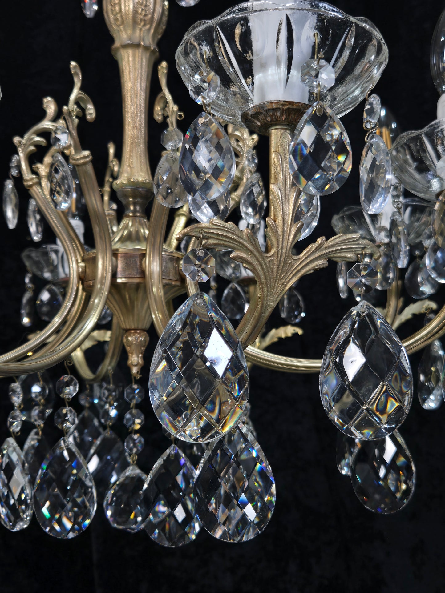 Elegant Vintage Italian 8 Arm Brass Crystal Leaf Chandelier Ceiling Light