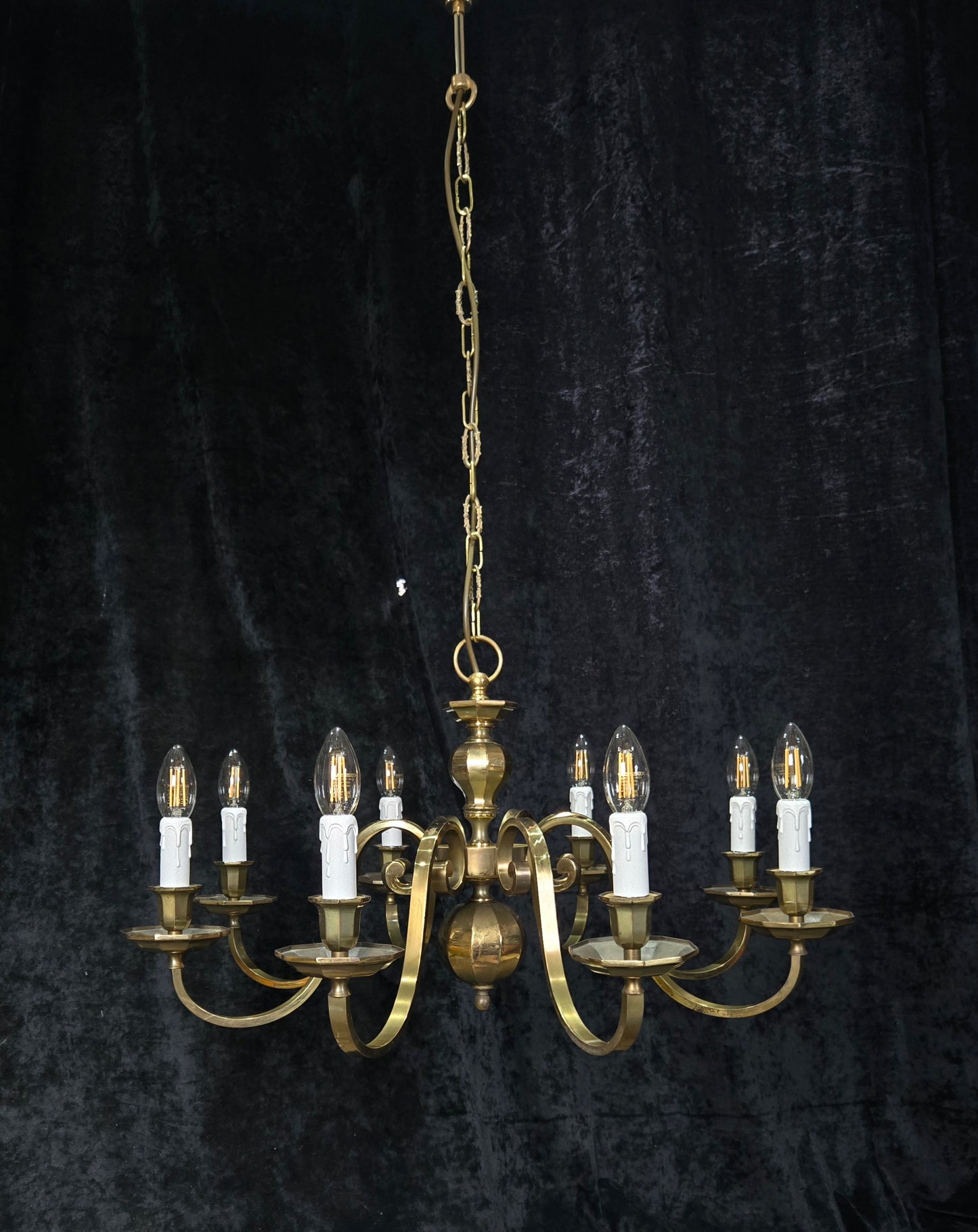 Classical Vintage Polished Brass Large 8 Arm Flemish Style Chandelier Light