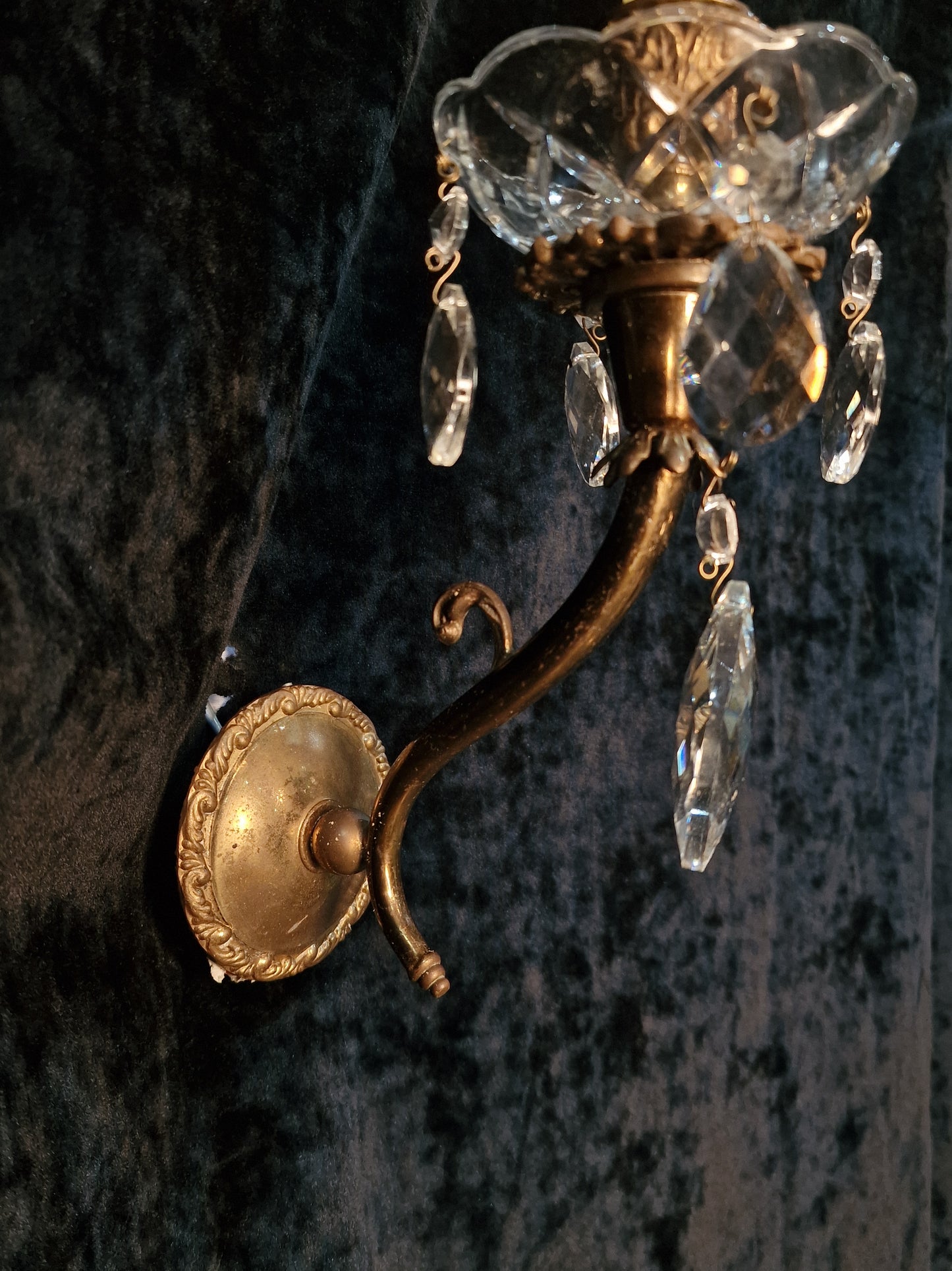 Elegant Pair Vintage Italian 1 Arm Crystal Brass Candle Wall Lights Sconces