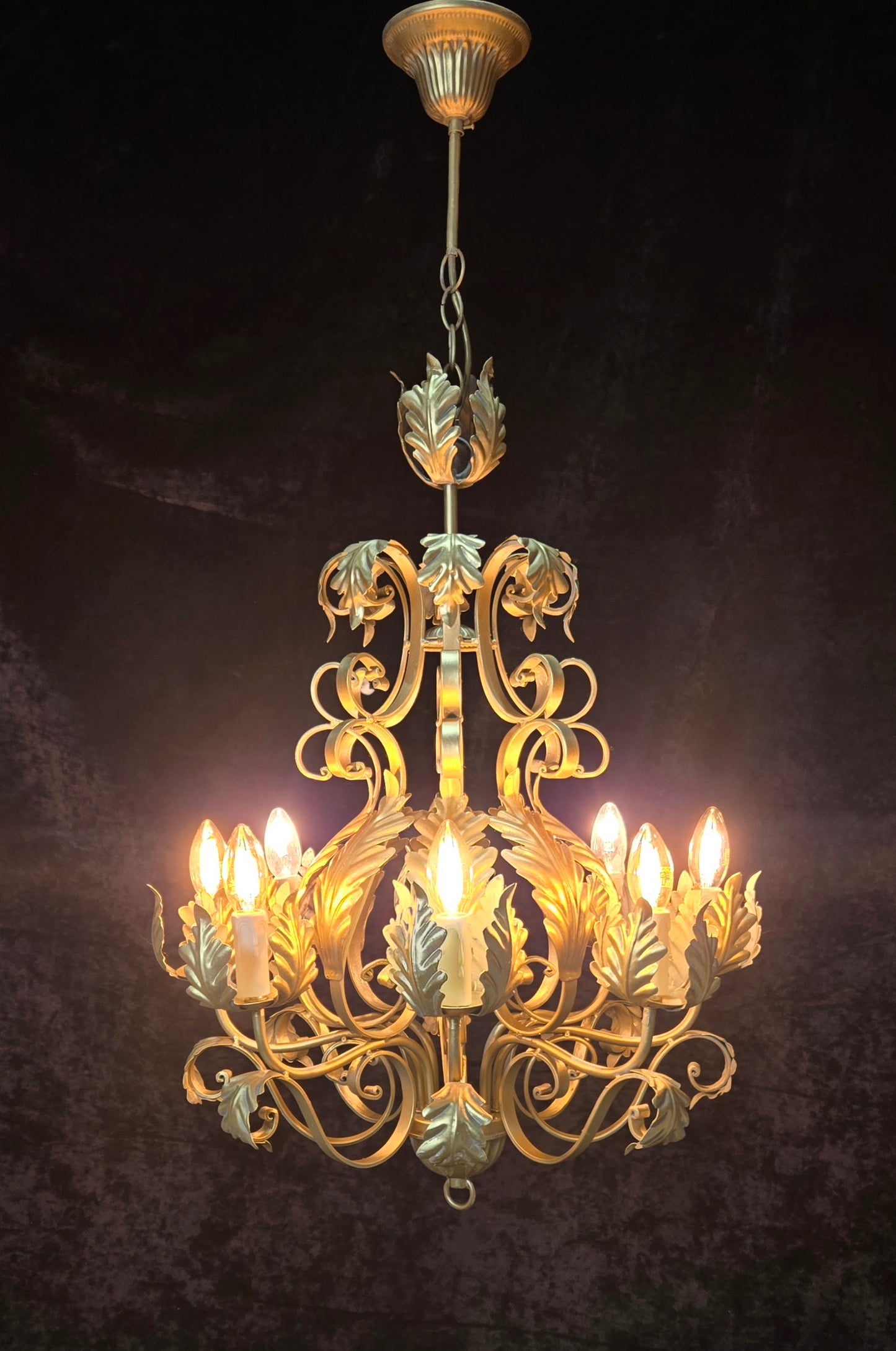 Stunning Heavy Large 8 Arm Wrought Iron Gilded Italian Chandelier Ceiling Light