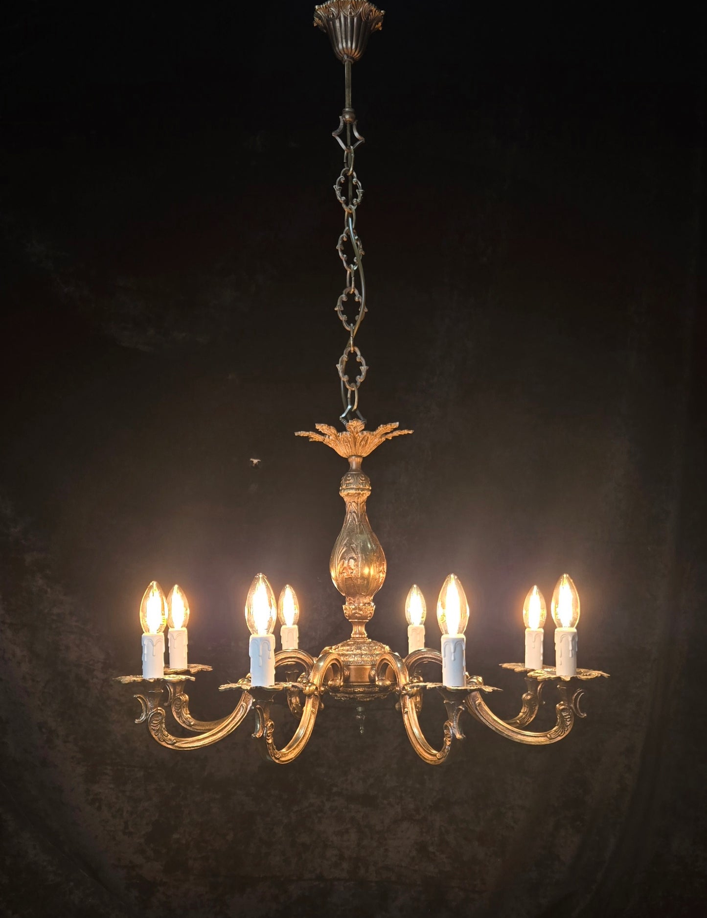 Beautiful Large Heavy Vintage Solid Brass 8 Arm Italian Chandelier Ceiling Light