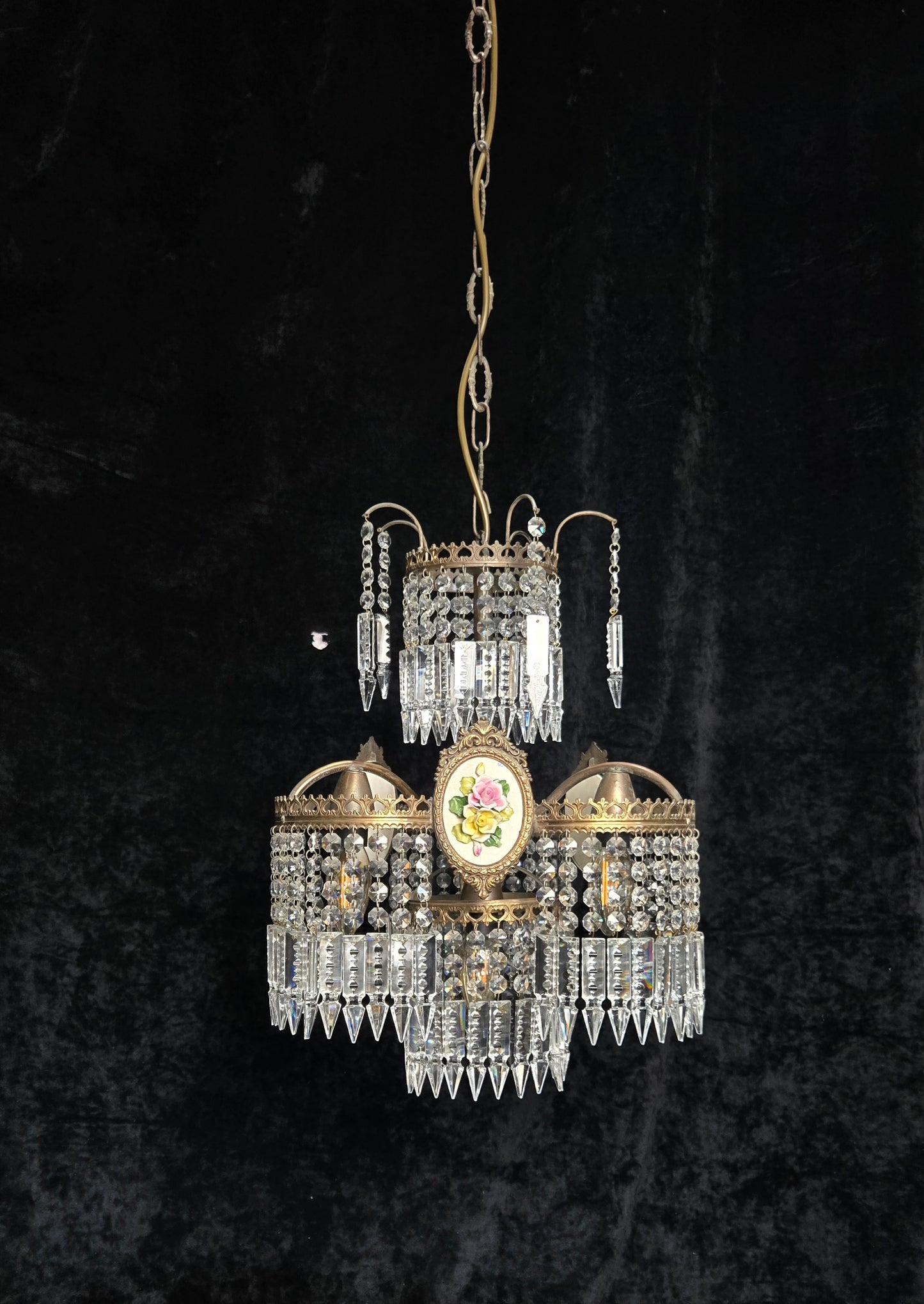 Beautiful Vintage Italian Capodimonte Flower Brass Crystal 4 Light Chandelier