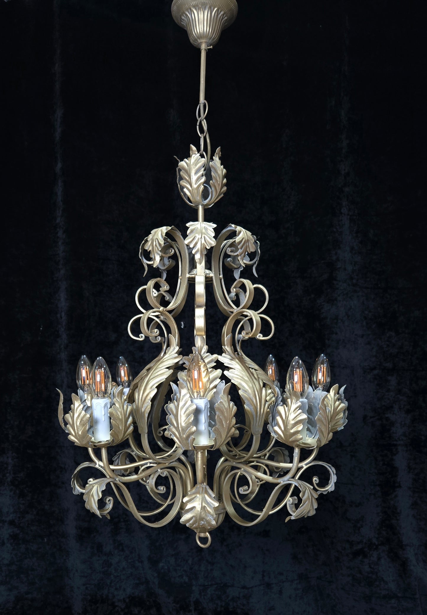 Stunning Heavy Large 8 Arm Wrought Iron Gilded Italian Chandelier Ceiling Light