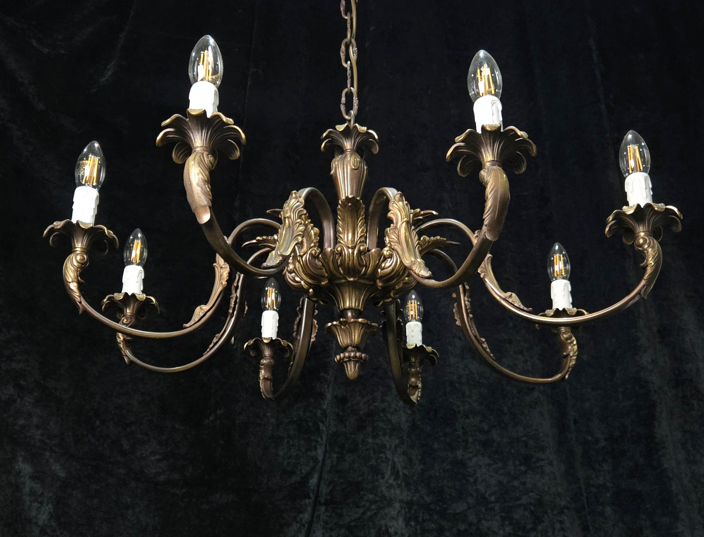 Traditional Large Vintage Italian 8 Arm Brass Chandelier Ceiling Light