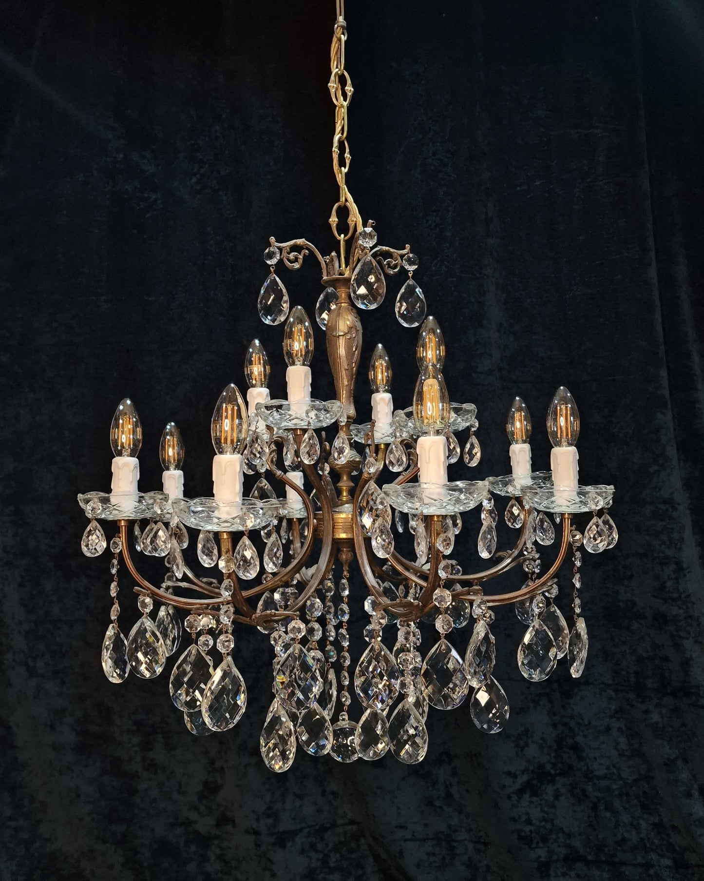 Stunning Vintage Italian 8 Arm 12 Light Crystal and Brass Leaf Chandelier Light