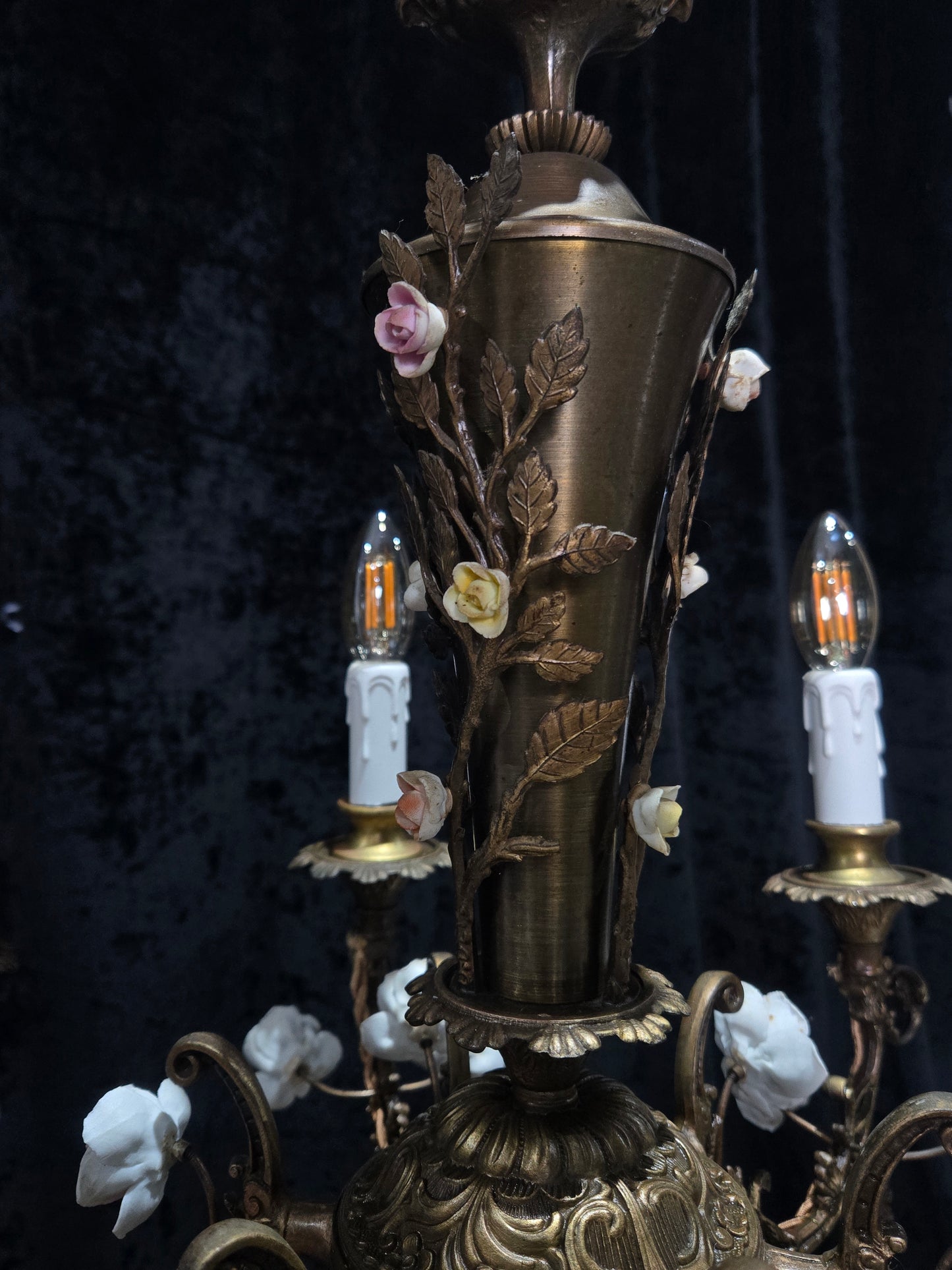 Fabulous Vintage Italian 6 Arm Brass Florentine Flower Roses Chandelier Light