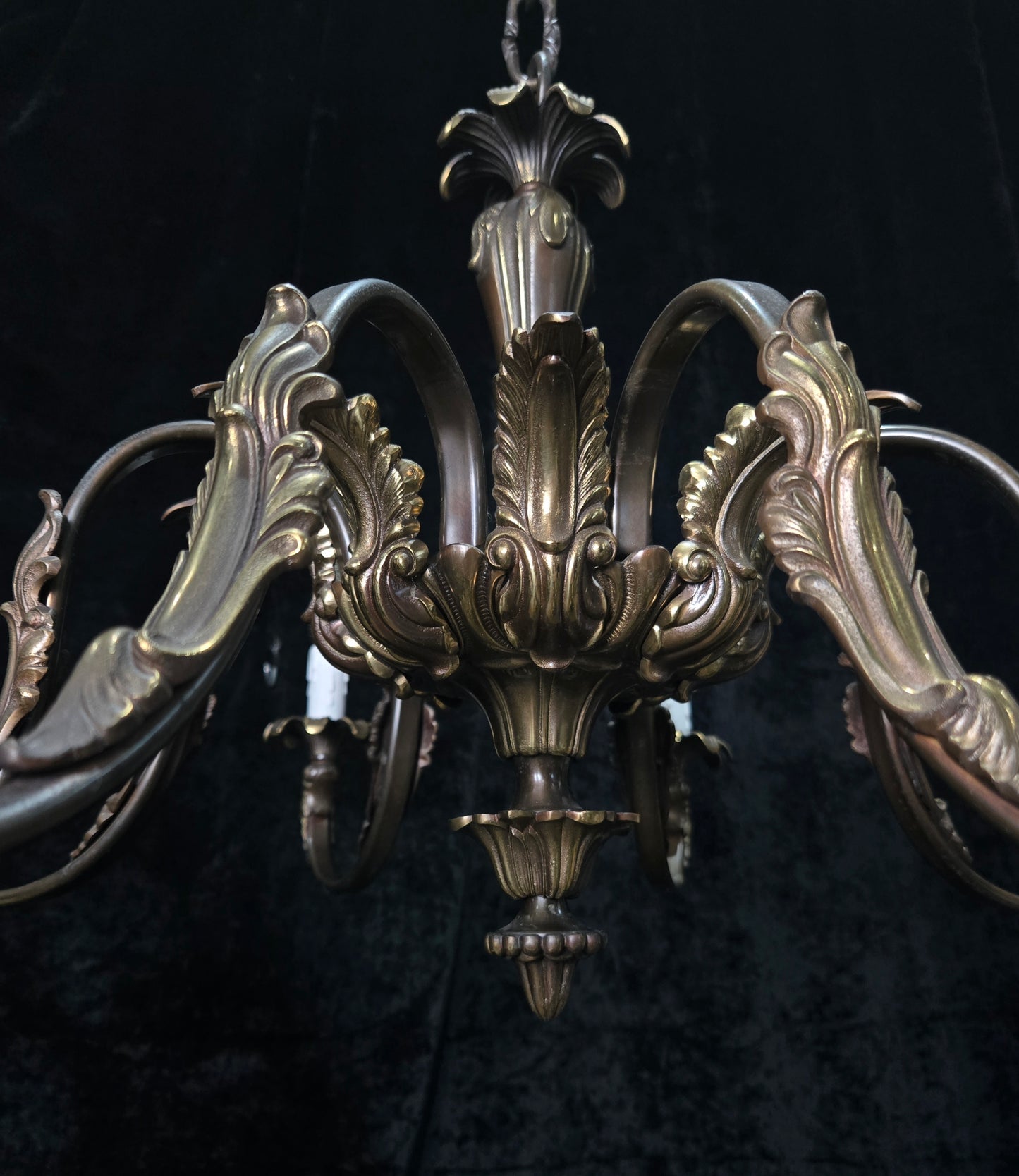 Traditional Large Vintage Italian 8 Arm Brass Chandelier Ceiling Light