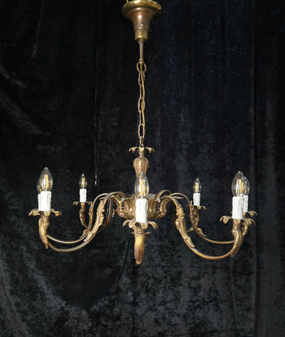 Traditional Large Vintage Italian 8 Arm Brass Chandelier Ceiling Light