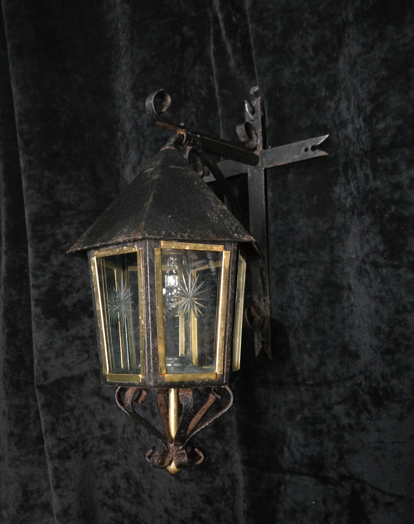 Traditional Antique Wrought Iron Starburst Cut Glass Outdoor Wall Lantern Light