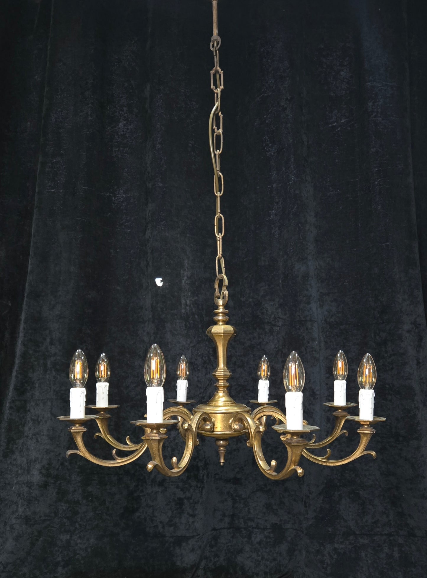 Traditional Heavy Vintage Dutch 8 Arm Brass Gothic Style Chandelier Light
