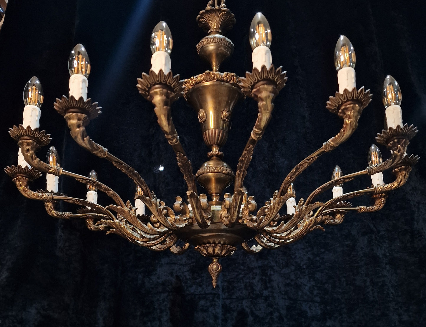 Stately Large Vintage Heavy Italian 16 Arm Brass Chandelier Ceiling Light