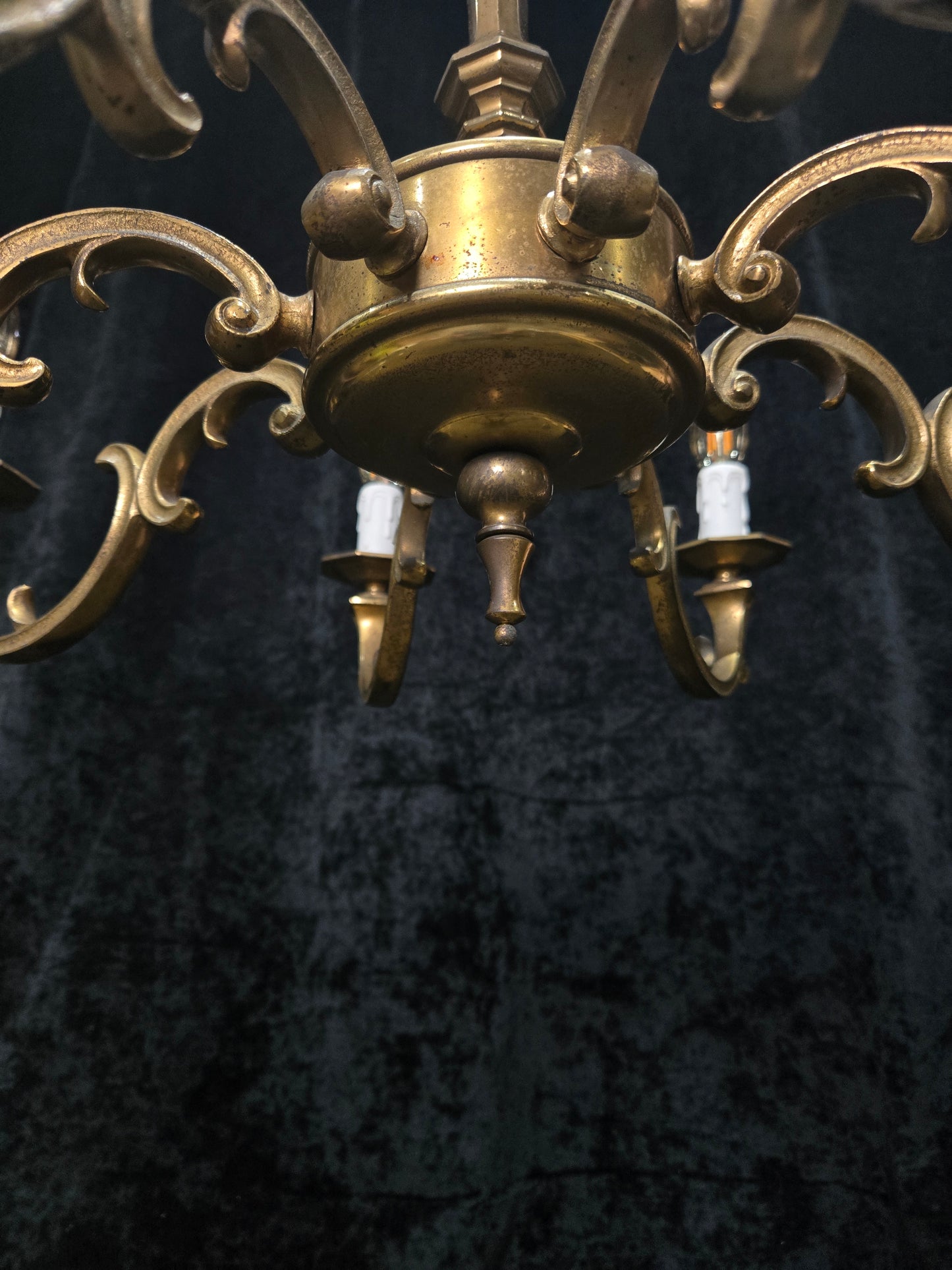 Traditional Heavy Vintage Dutch 8 Arm Brass Gothic Style Chandelier Light