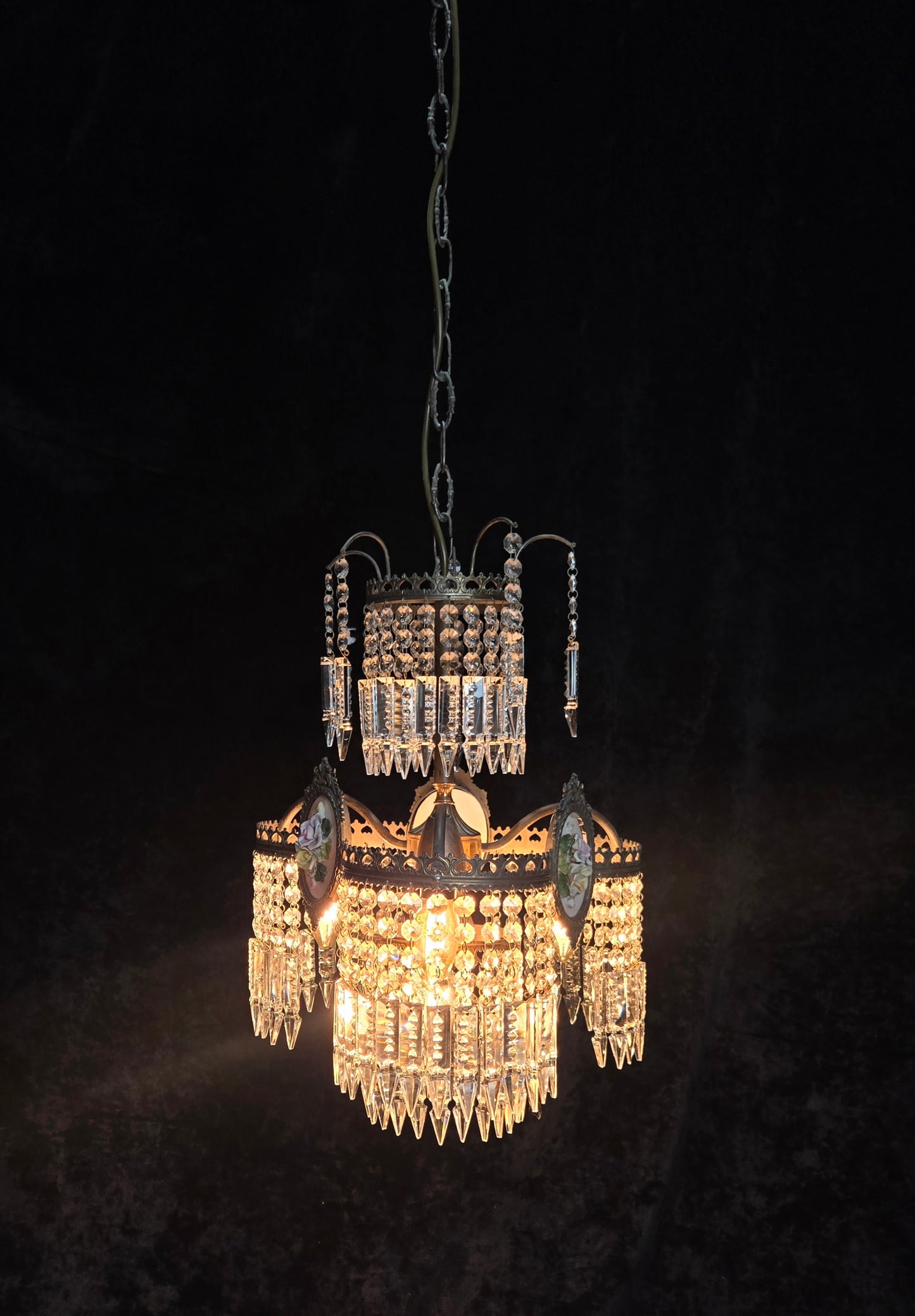 Beautiful Vintage Italian Capodimonte Flower Brass Crystal 4 Light Chandelier