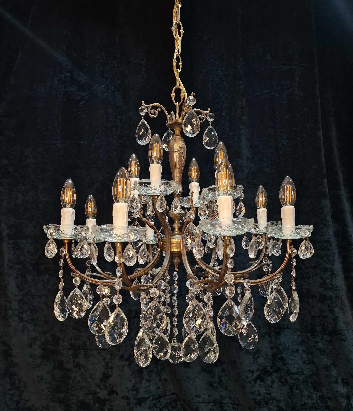 Stunning Vintage Italian 8 Arm 12 Light Crystal and Brass Leaf Chandelier Light