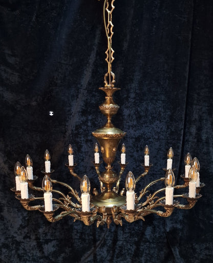 Stately Large Vintage Heavy Italian 16 Arm Brass Chandelier Ceiling Light