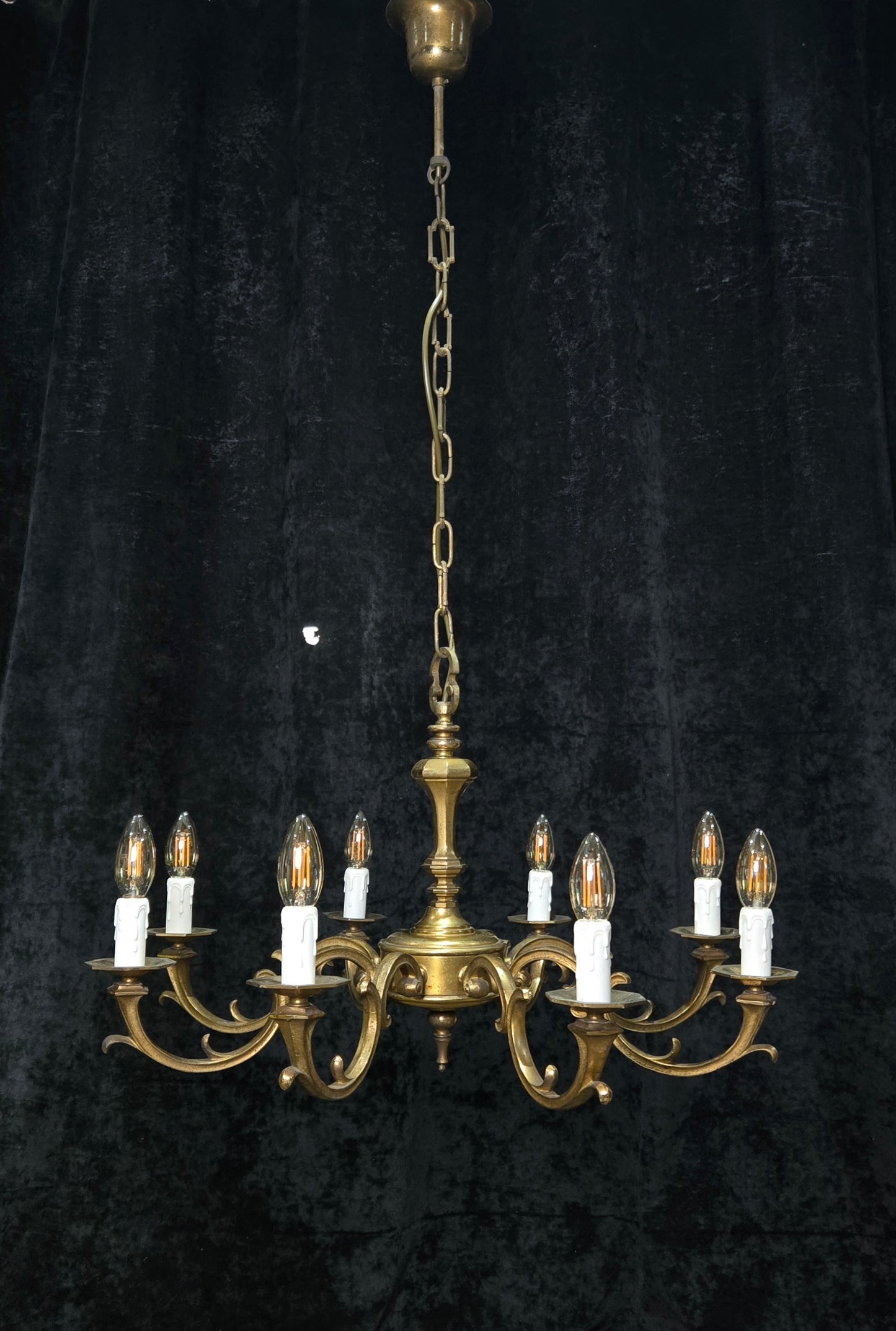 Traditional Heavy Vintage Dutch 8 Arm Brass Gothic Style Chandelier Light