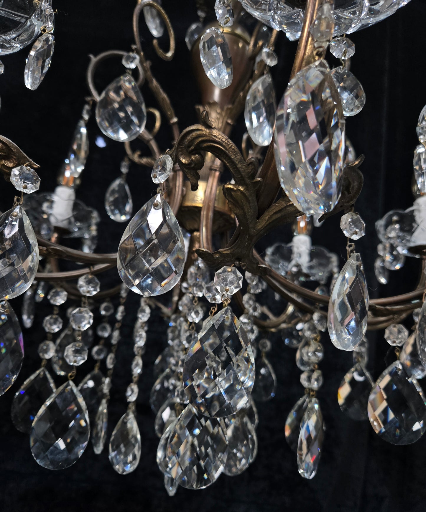 Fabulous Large Vintage Italian Heavy 8 Arm Leaf Crystal Chandelier Ceiling Light