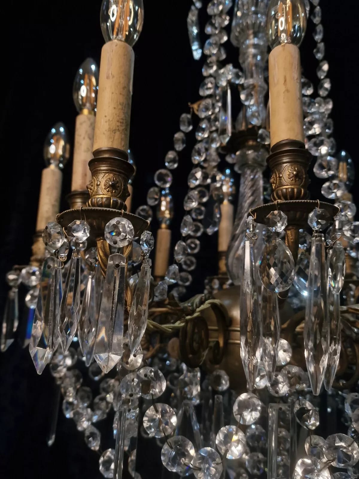 Exquisite Large Heavy 12 Arm Antique French 1900s Crystal Solid Brass Chandelier